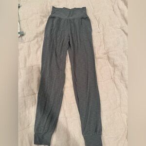 Athleta Charcoal Jogger Pants XS-T